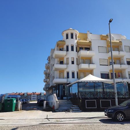 Apartment By The Beach! With Large Balcony! São Martinho do Porto Exterior foto